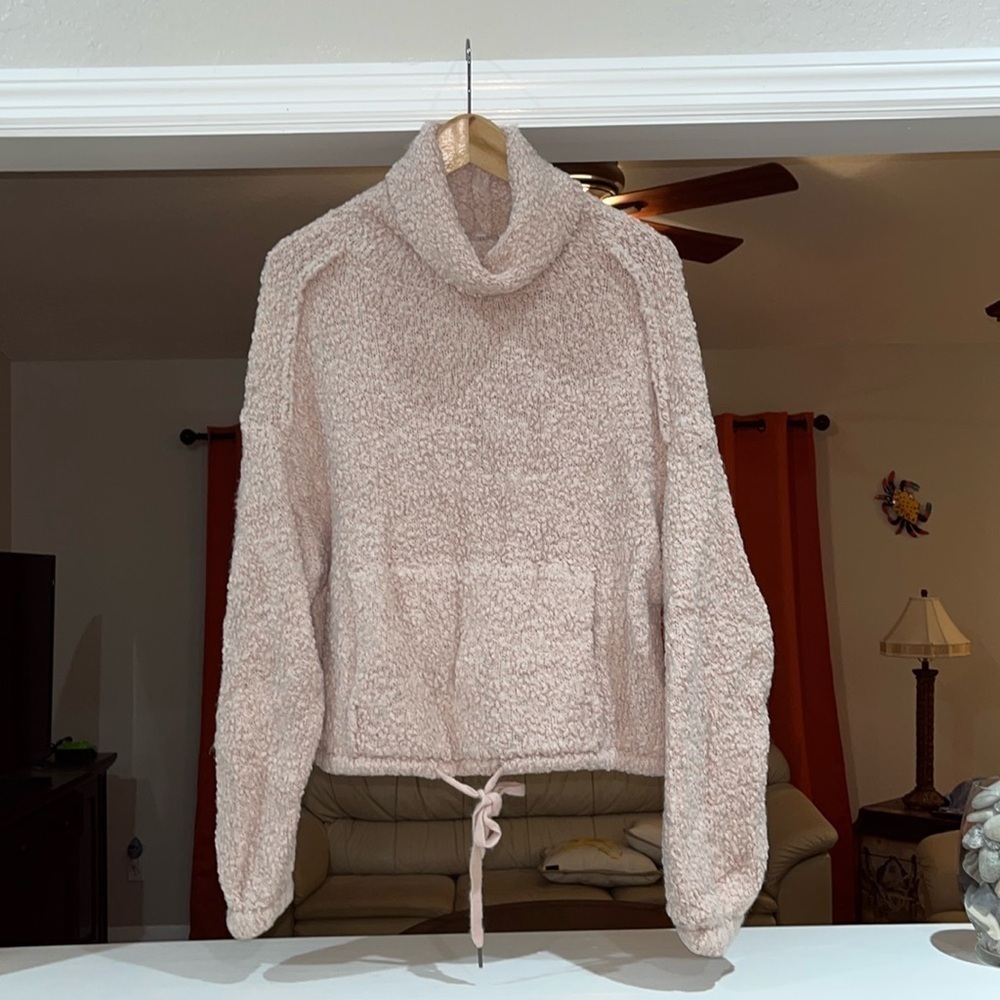 Young Fabulous & Broke Women’s Sherpa Cowl Neck sweatshirt Size S/M